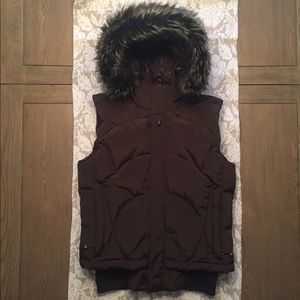 The North Face 600 Prodigy Down Vest Medium NWOT